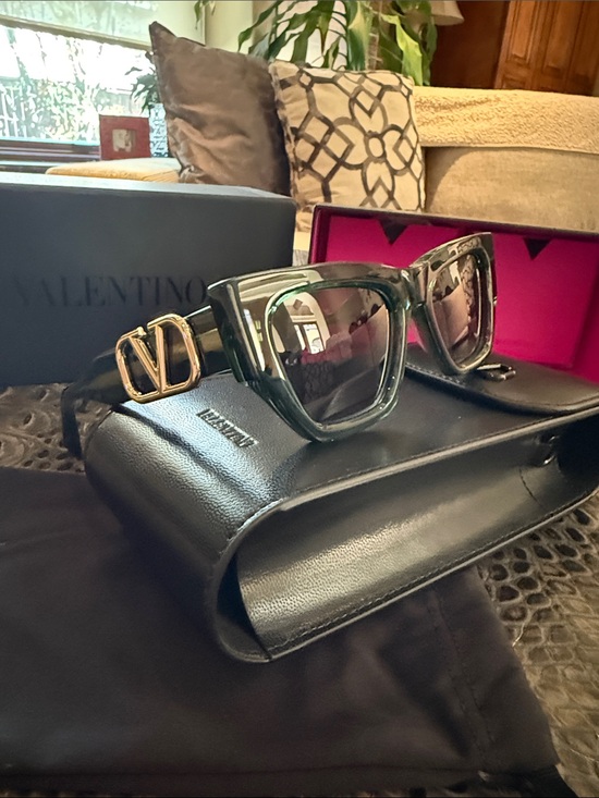 Valentino V SETTE-VLS-166D, Stylish Green Sunglasses, Authentic $890 main image 14